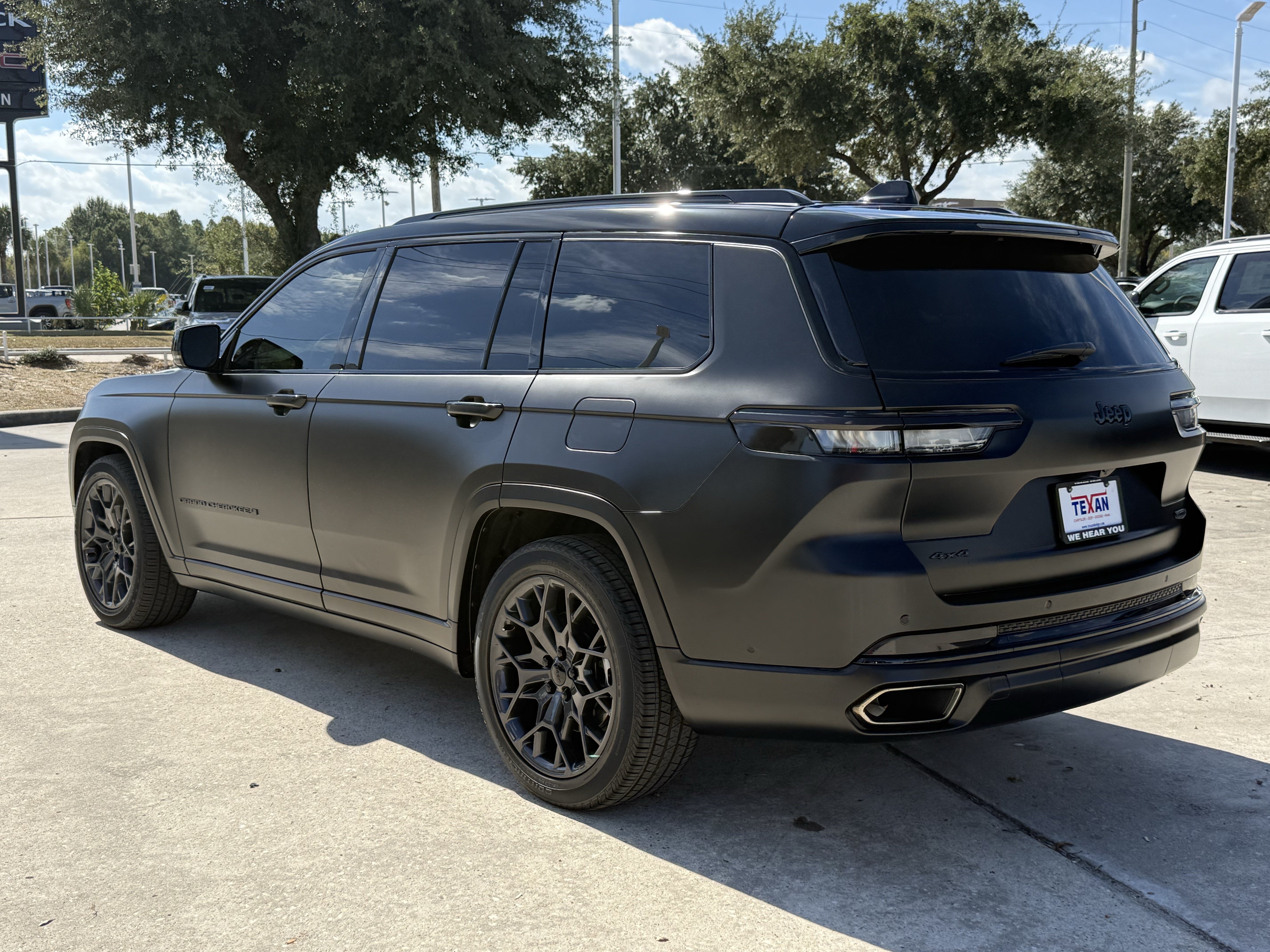 Used 2025 Jeep Grand Cherokee L Summit AWD/4WD image 7