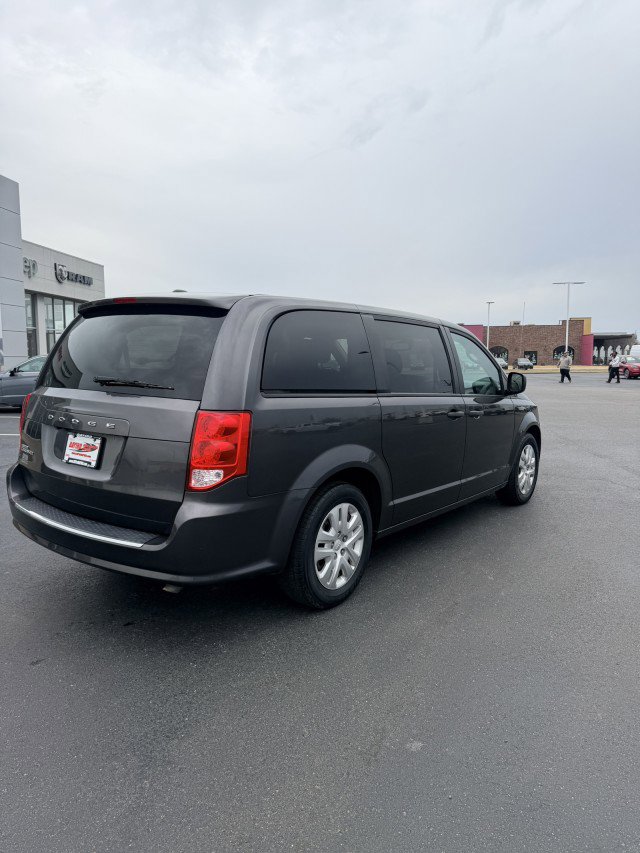 Used 2019 Dodge Grand Caravan SE w/ UConnect Hands-Free Group image 6