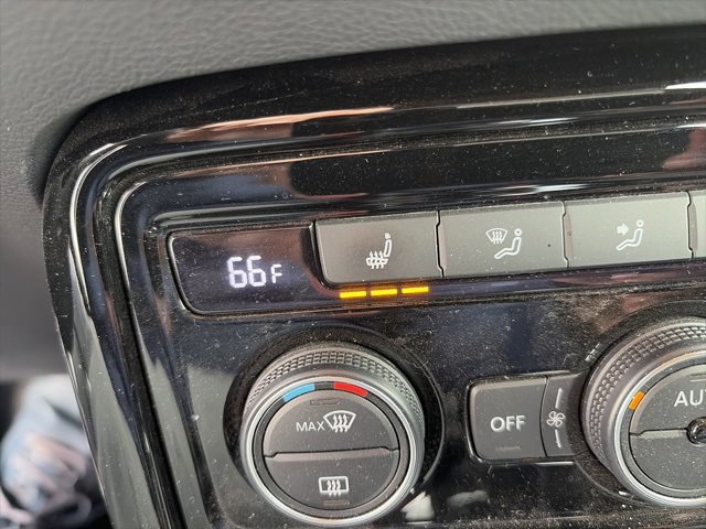 Used 2019 Volkswagen Beetle 2.0T Final Edition SEL image 8