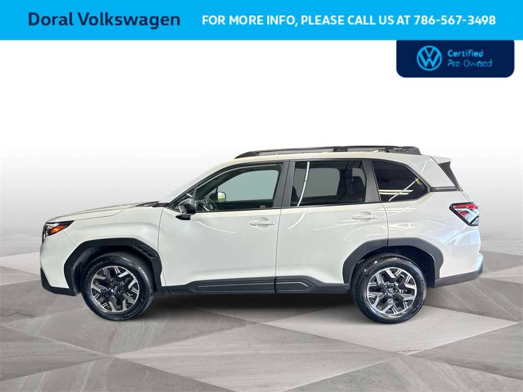 Used 2025 Subaru Forester Premium image 5