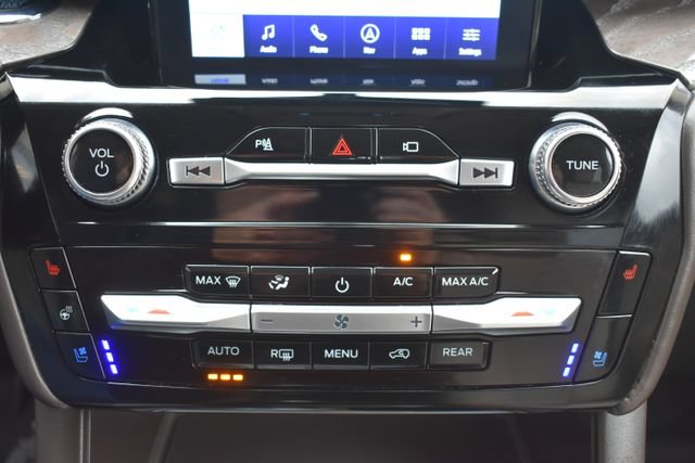 Used 2022 Ford Explorer Platinum w/ Equipment Group 601A AWD/4WD image 33