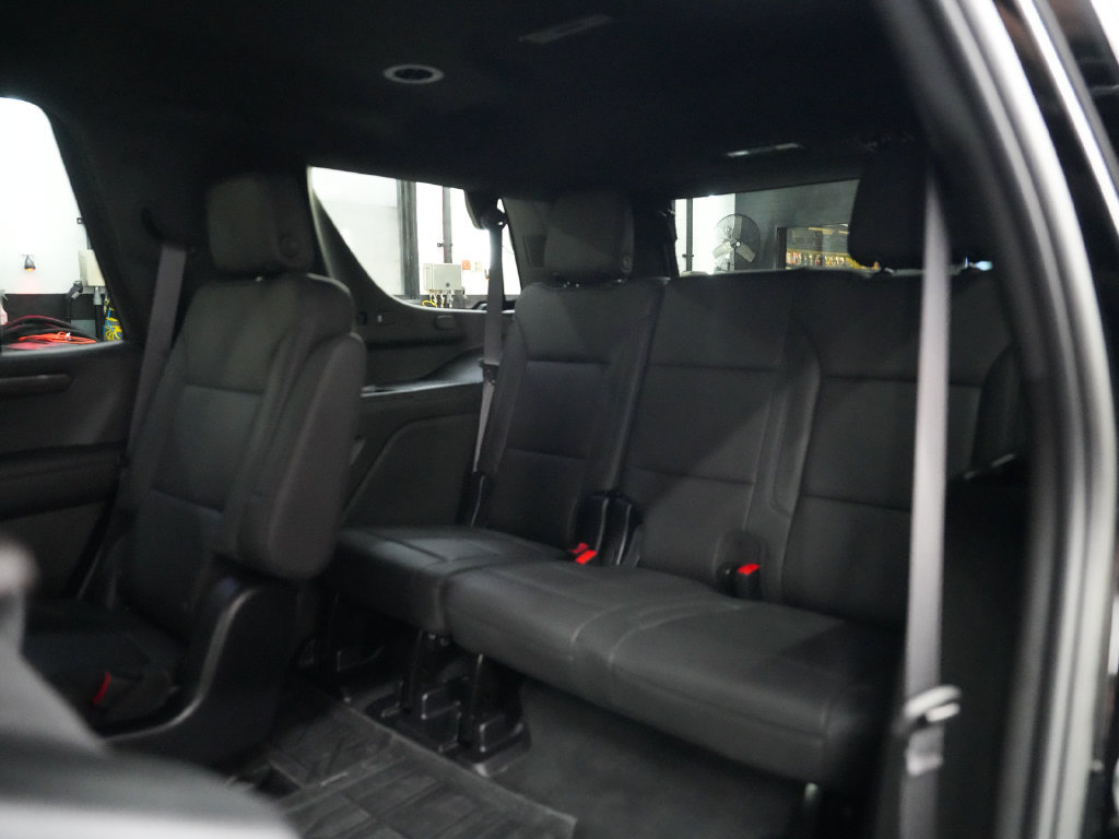 Used 2025 Chevrolet Tahoe Z71 w/ Comfort Package AWD/4WD image 32