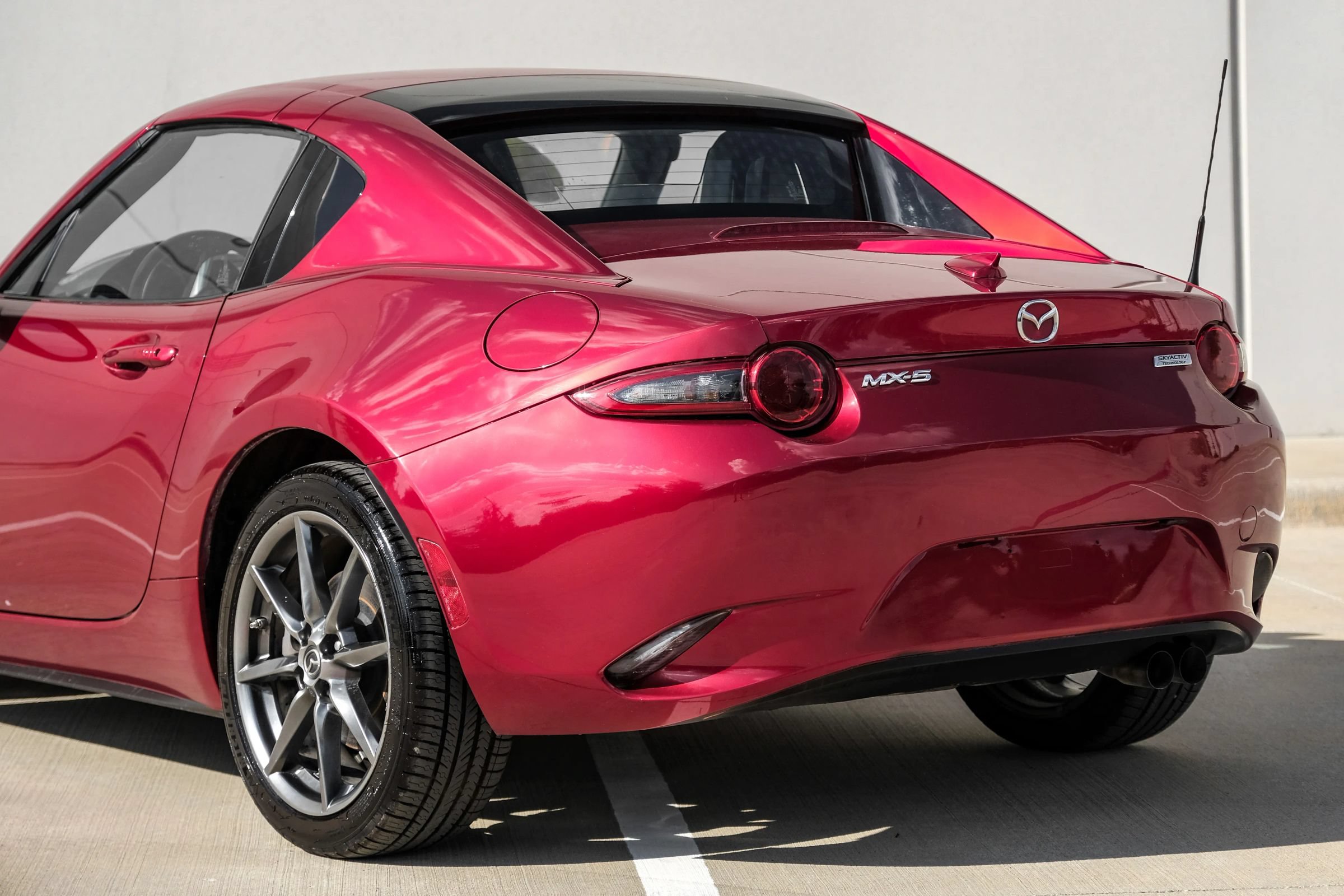 Used 2018 MAZDA MX-5 Miata RF Grand Touring RWD image 8