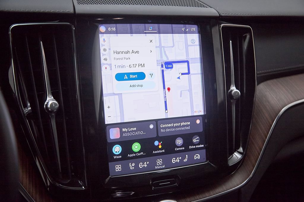 Certified 2024 Volvo XC60 B5 Ultimate w/ Protection Package Premier image 17