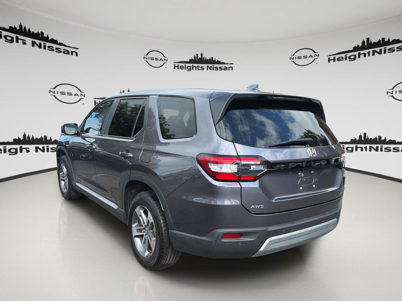 Used 2024 Honda Pilot EX-L image 3