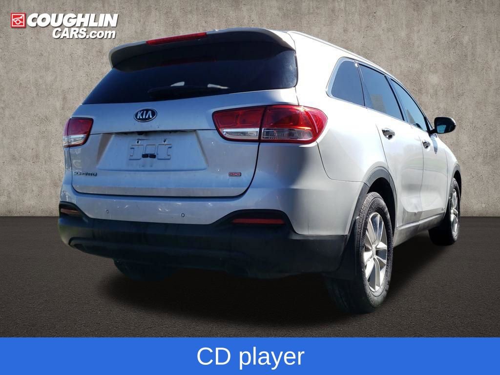 Used 2017 Kia Sorento LX w/ LX Convenience Package image 9