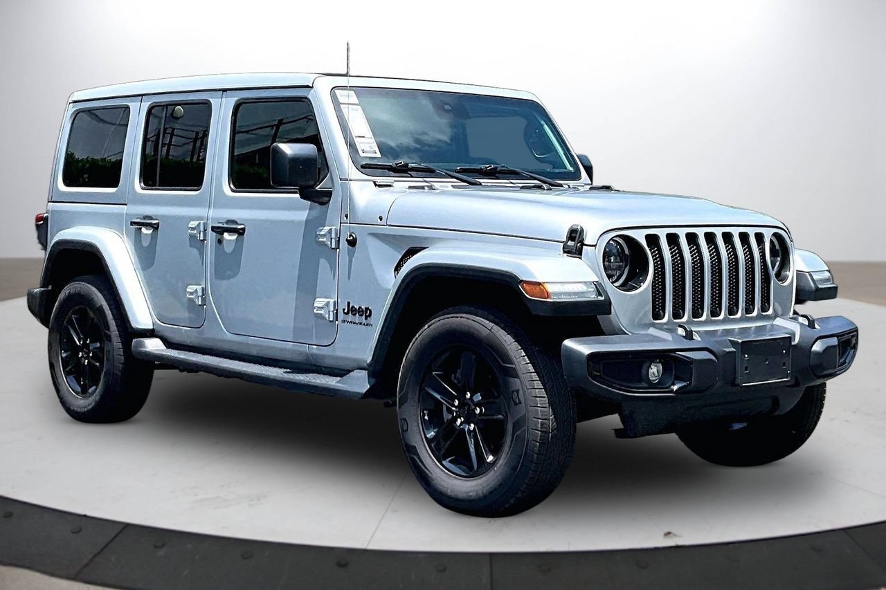 Used 2023 Jeep Wrangler Unlimited Sahara AWD/4WD image 2