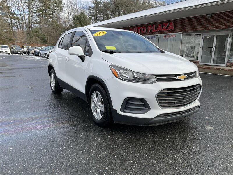 Used 2020 Chevrolet Trax LS w/ Tint and Cruise Package FWD image 3