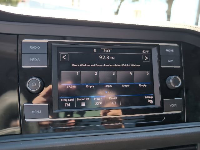 Used 2023 Volkswagen Jetta SE image 14