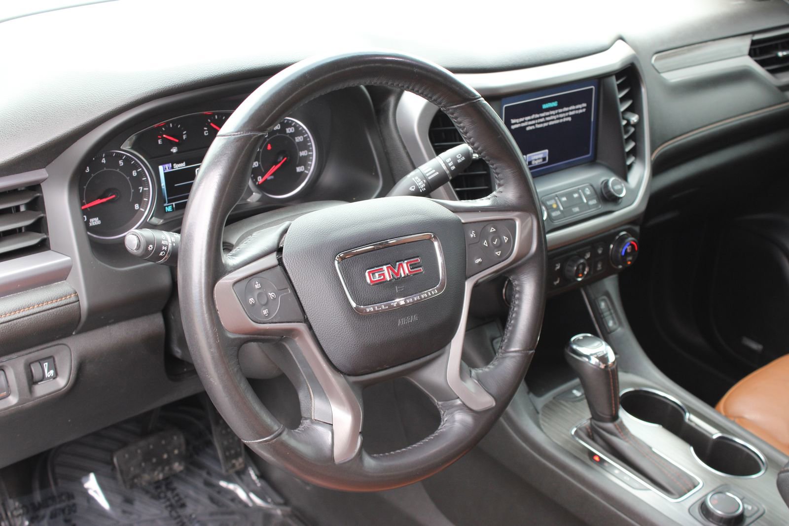 Used 2019 GMC Acadia SLT AWD/4WD image 10