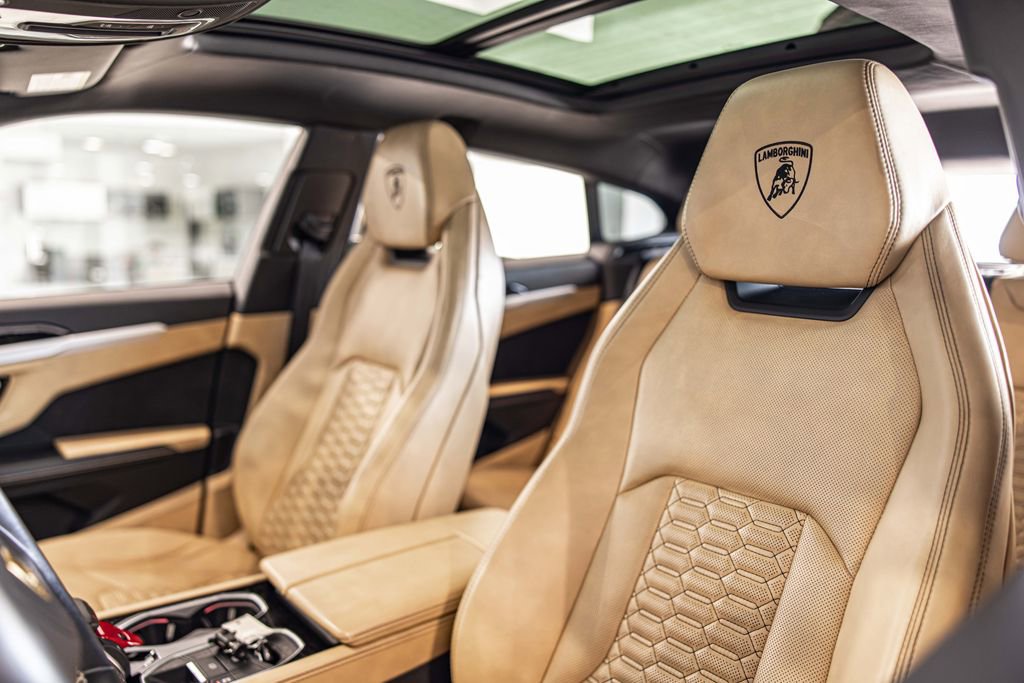 Used 2021 Lamborghini Urus image 17