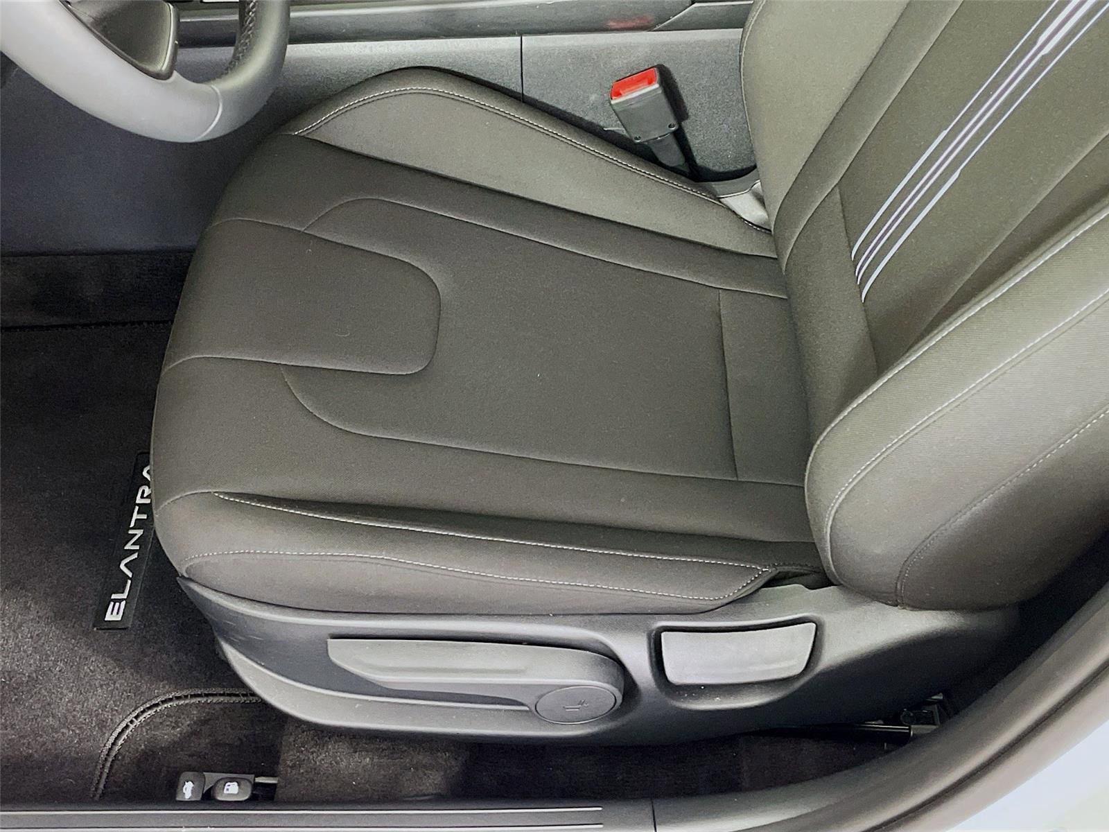Certified 2026 Hyundai Elantra Sport FWD image 23