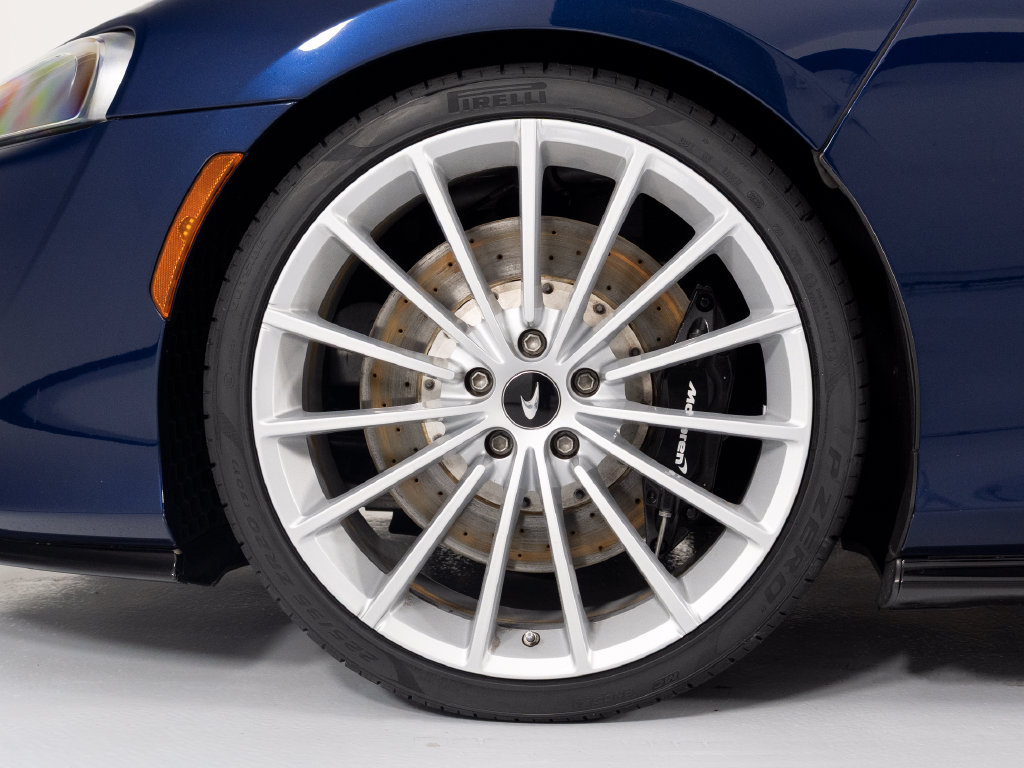 Used 2020 McLaren GT RWD image 9