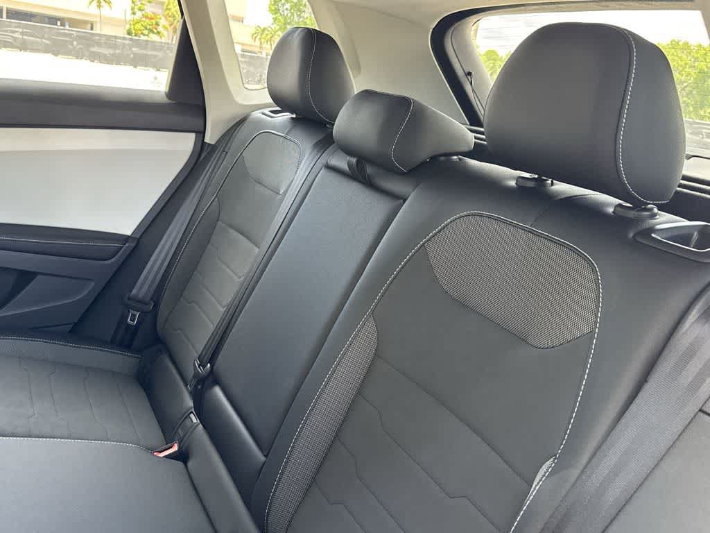 New 2026 Volkswagen Taos SE FWD image 22