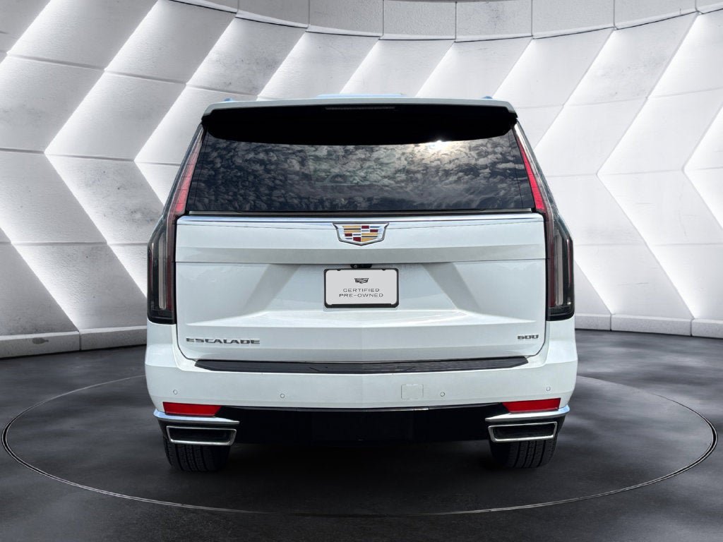 Certified 2023 Cadillac Escalade ESV Premium Luxury w/ Performance Package AWD/4WD image 4