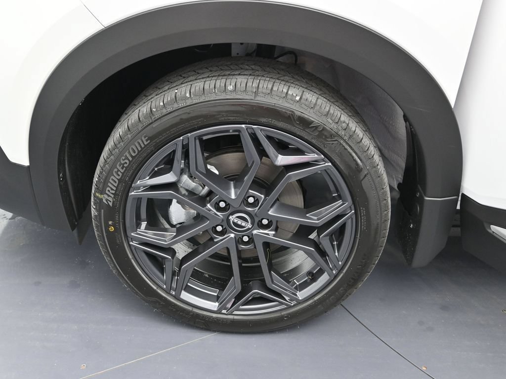 New 2026 Nissan Kicks SR FWD image 9