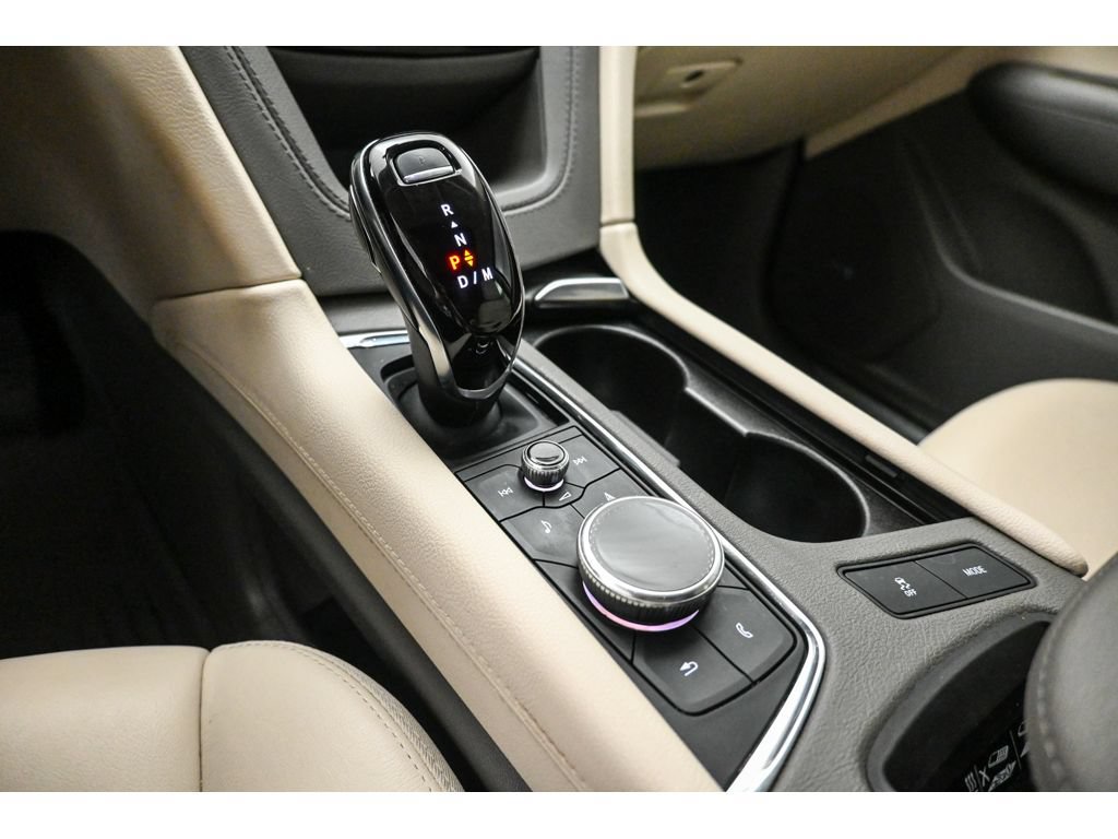 Certified 2022 Cadillac XT5 Premium Luxury FWD image 17