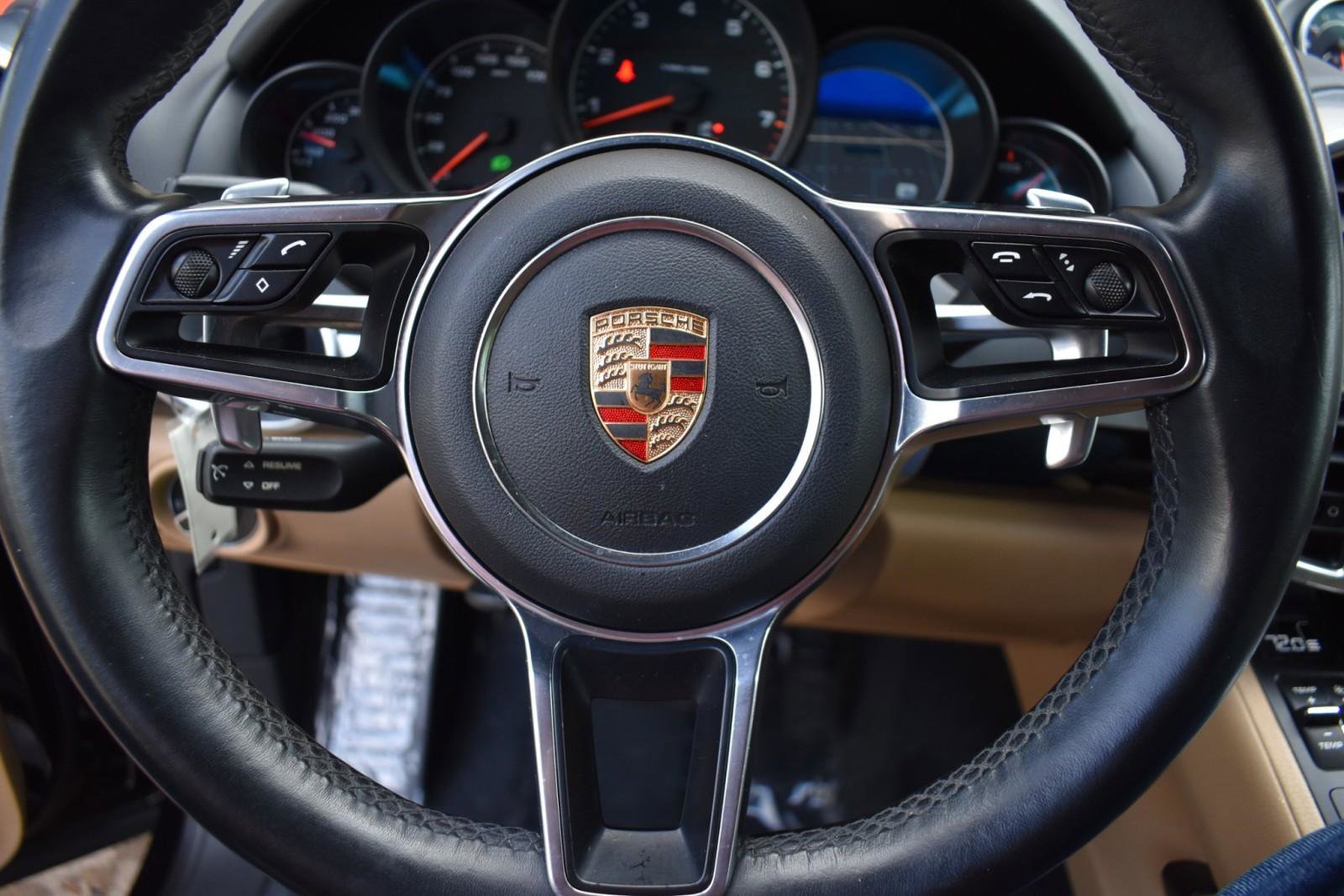 Used 2016 Porsche Cayenne image 17