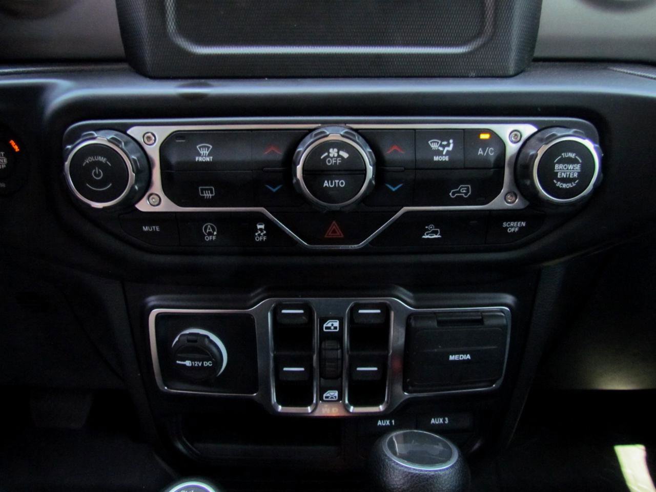 Used 2022 Jeep Wrangler Unlimited Sport AWD/4WD image 37