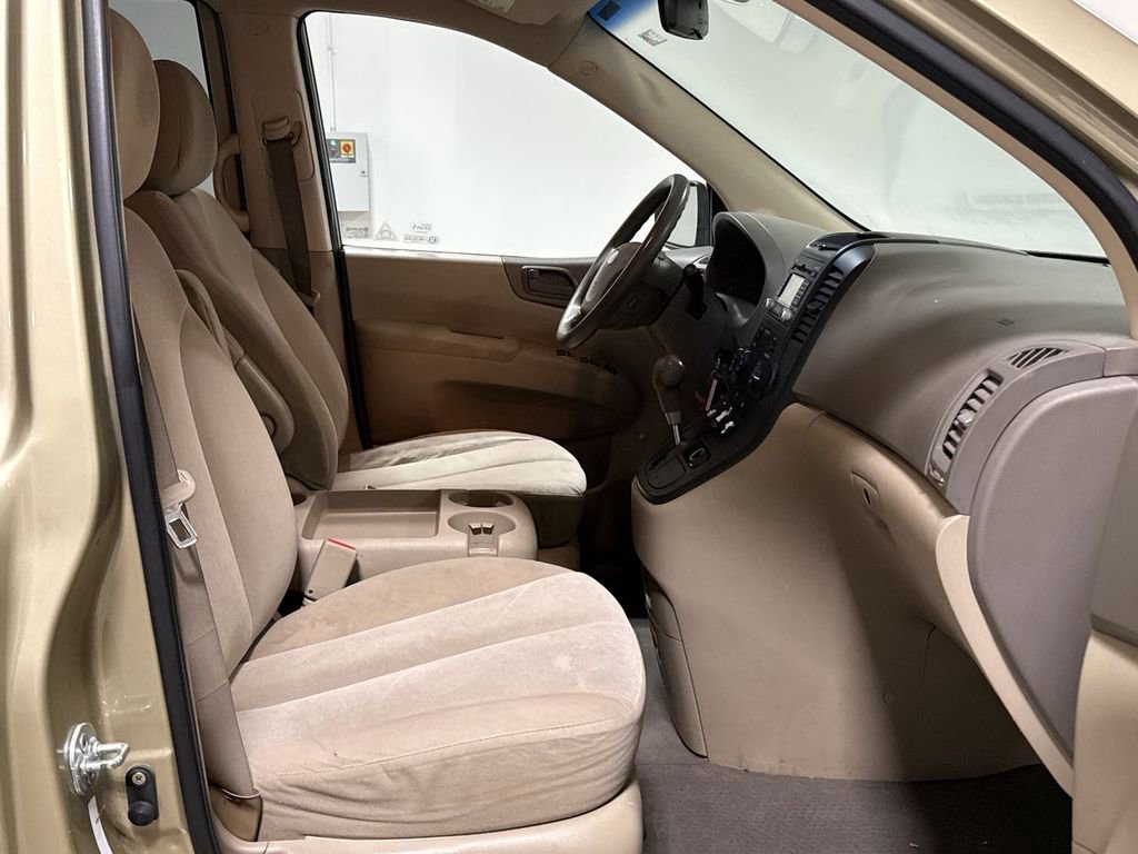 Used 2010 Kia Sedona LX FWD image 20