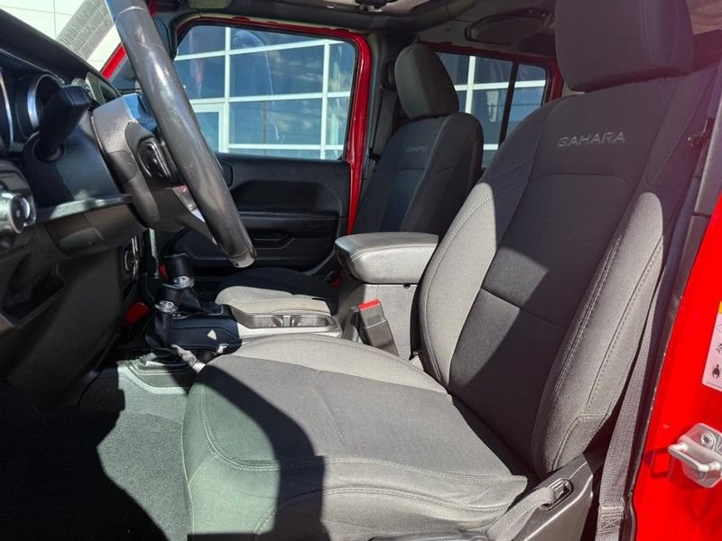 Used 2019 Jeep Wrangler Unlimited Sahara AWD/4WD image 16