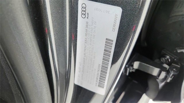 Used 2022 Audi RS e-tron GT w/ Carbon Performance Package image 63