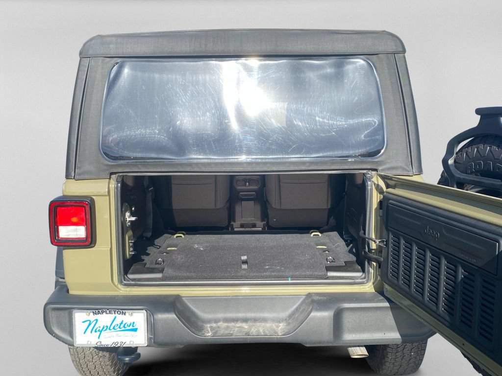 Used 2025 Jeep Wrangler Sport AWD/4WD image 23