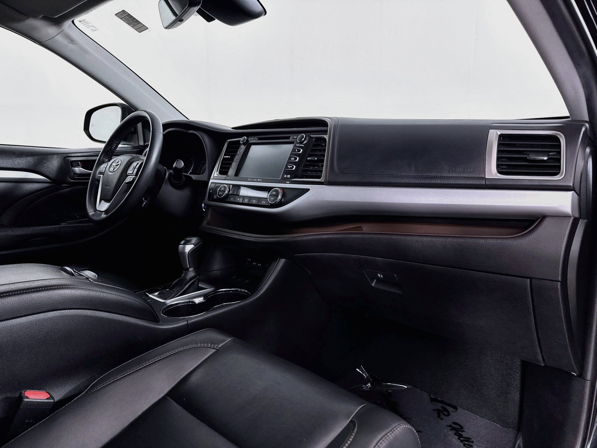 Certified 2019 Toyota Highlander XLE AWD/4WD image 31