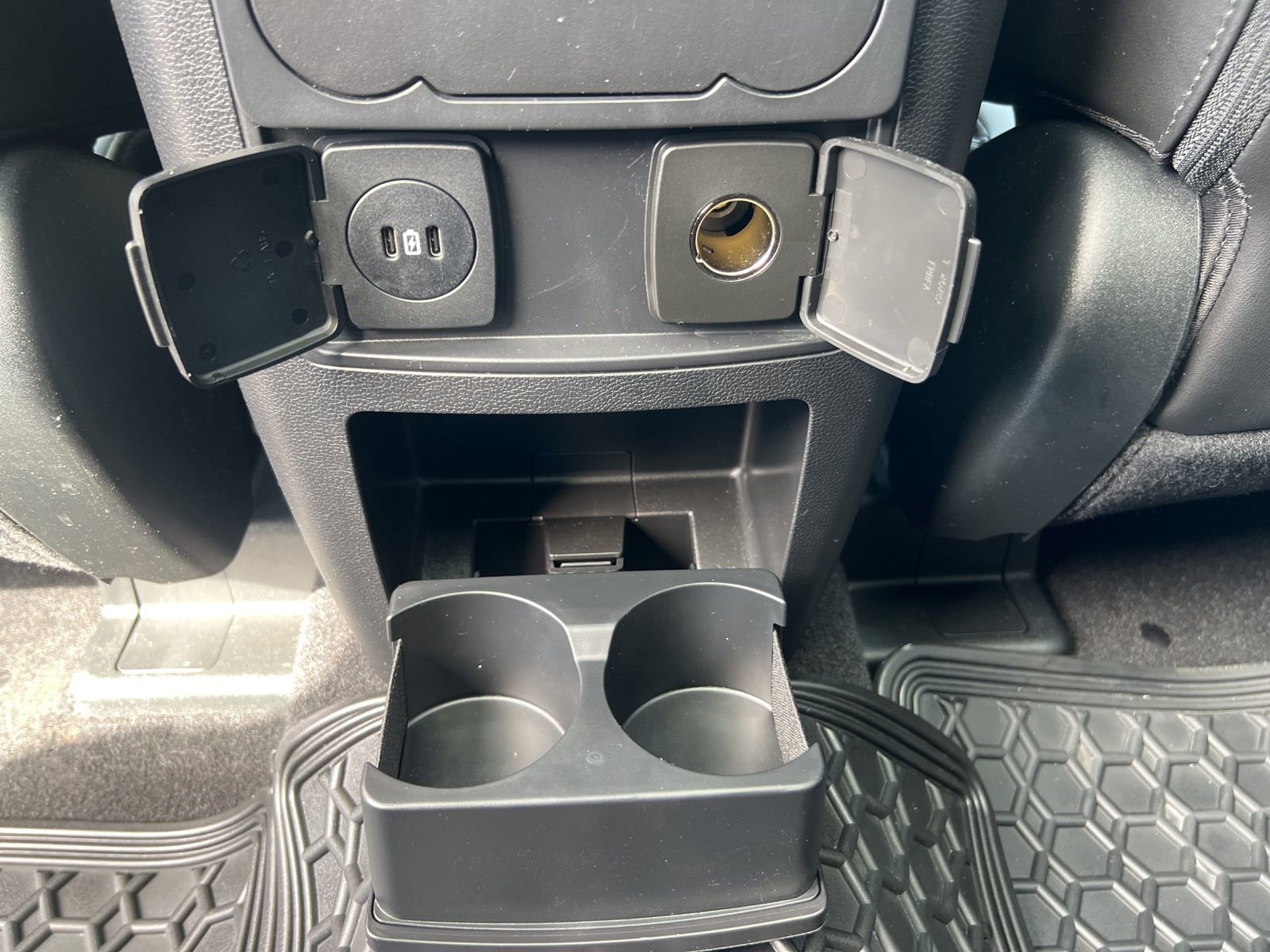 Used 2024 Ford Explorer XLT w/ Equipment Group 202A AWD/4WD image 25