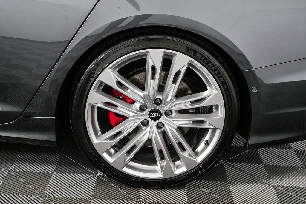 Used 2022 Audi S6 Prestige w/ Prestige Package image 39