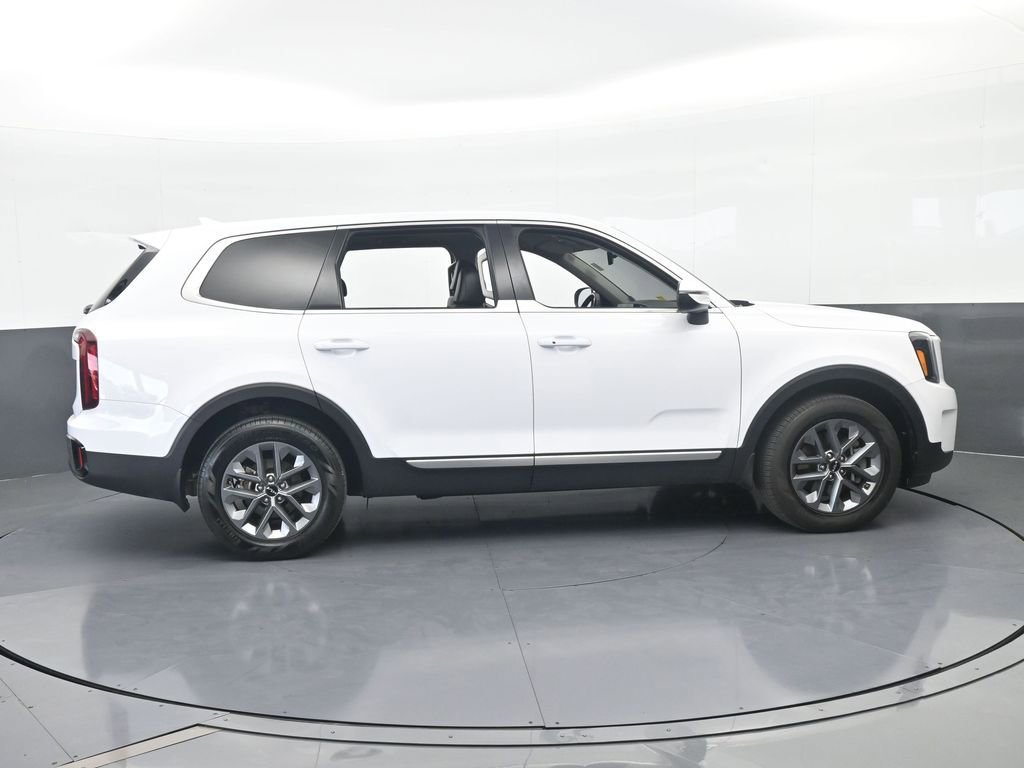 Used 2025 Kia Telluride LX FWD image 7