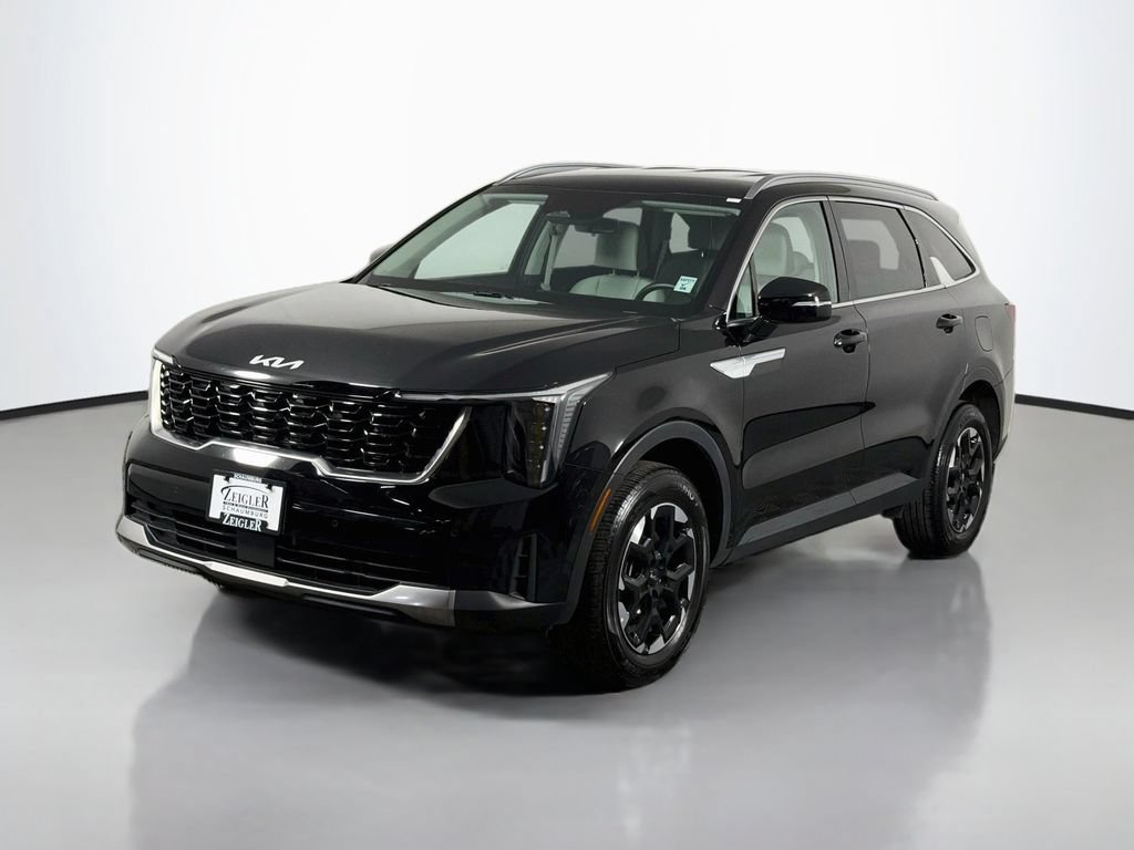 Used 2025 Kia Sorento S AWD/4WD image 3