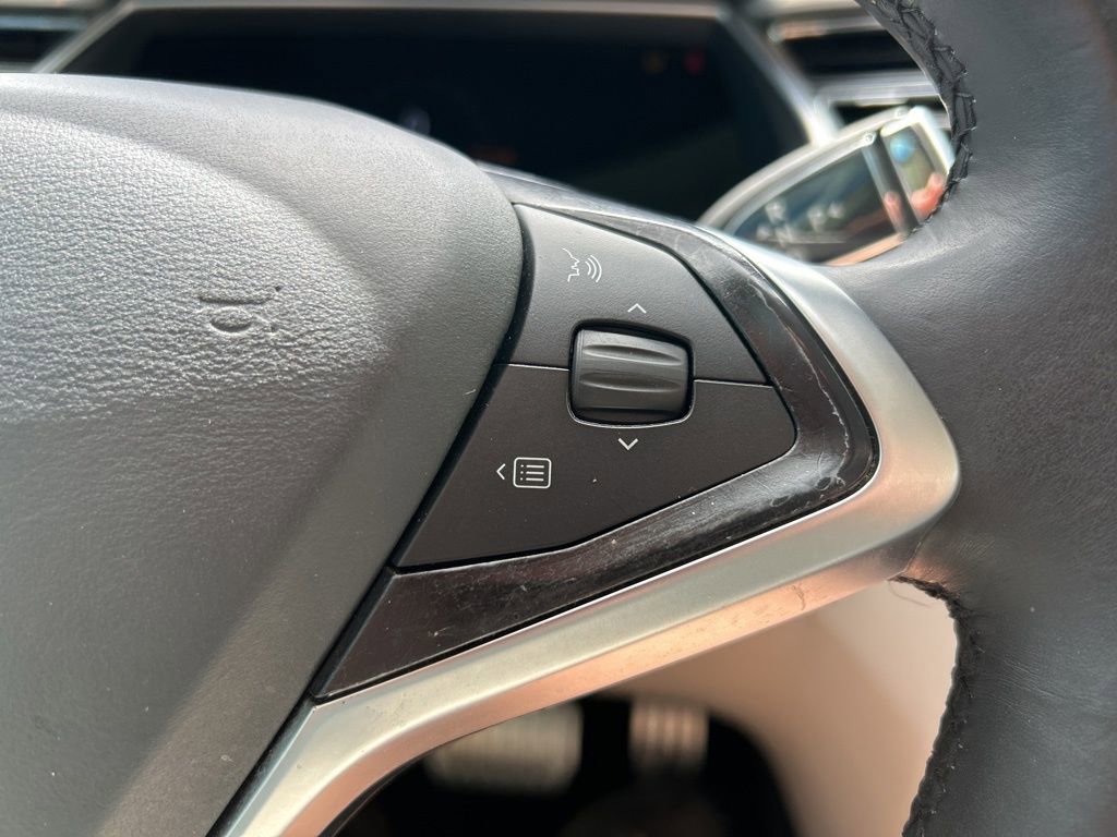 Used 2013 Tesla Model S Performance image 25