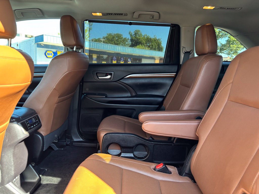 Used 2019 Toyota Highlander Limited FWD image 23
