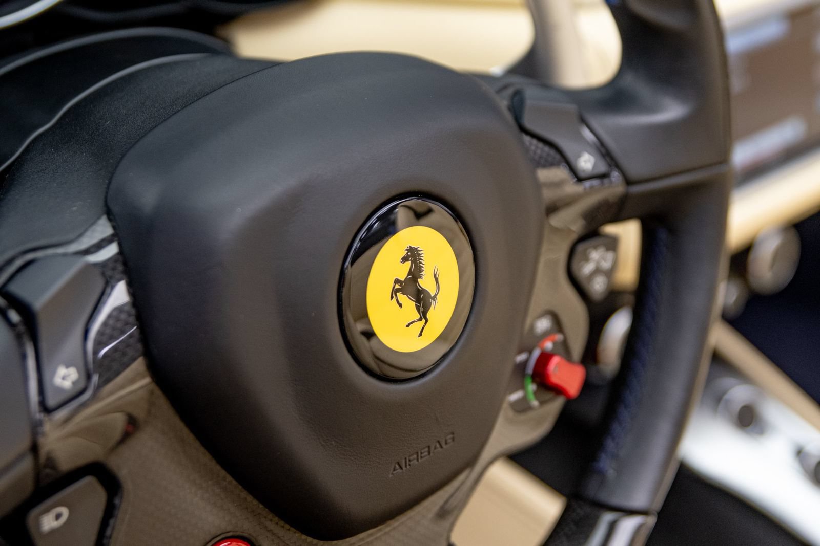 Used 2016 Ferrari California T RWD image 25