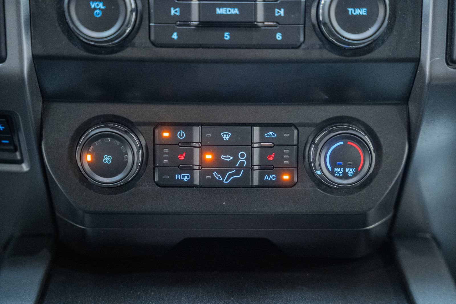 Certified 2021 Ford F250 XLT w/ XLT Premium Package image 31