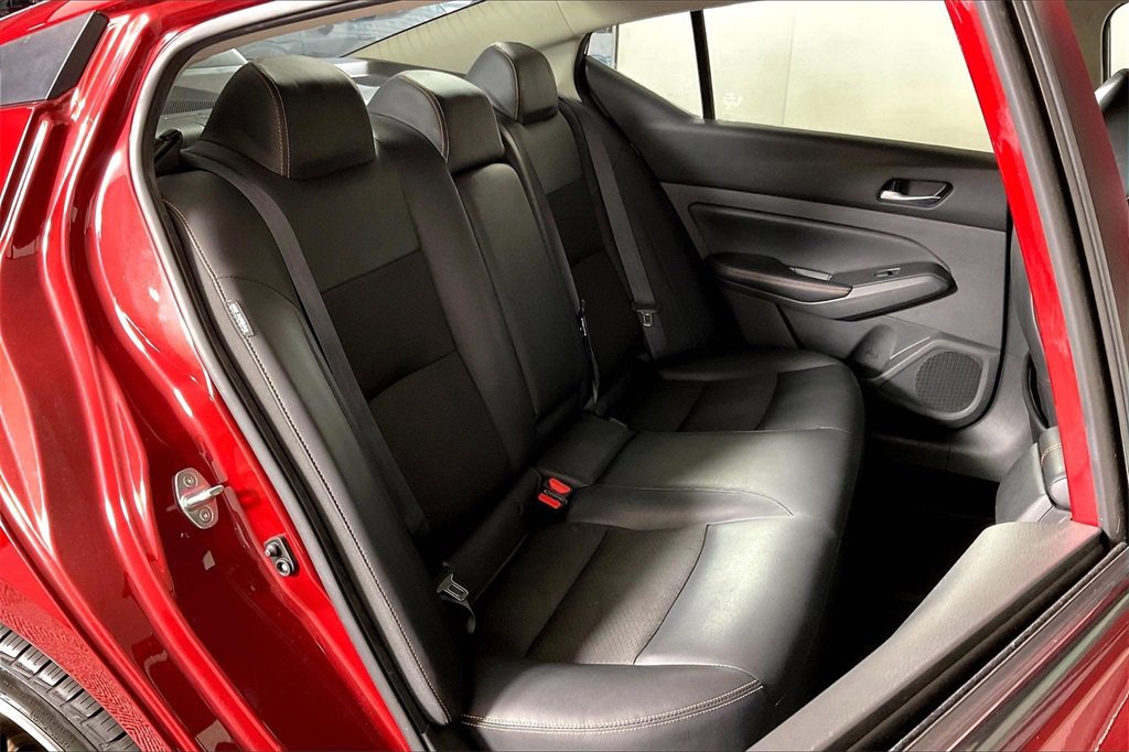 Used 2021 Nissan Altima 2.5 SR w/ SR Premium Package image 26