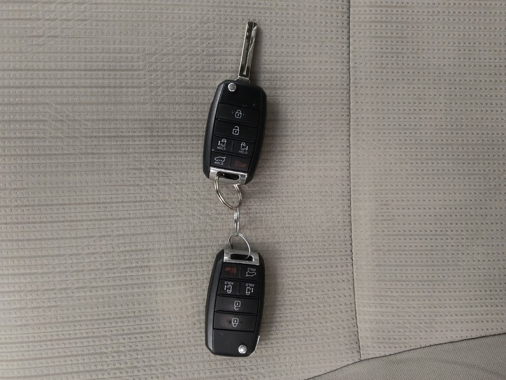 Used 2019 Kia Sedona LX FWD image 32