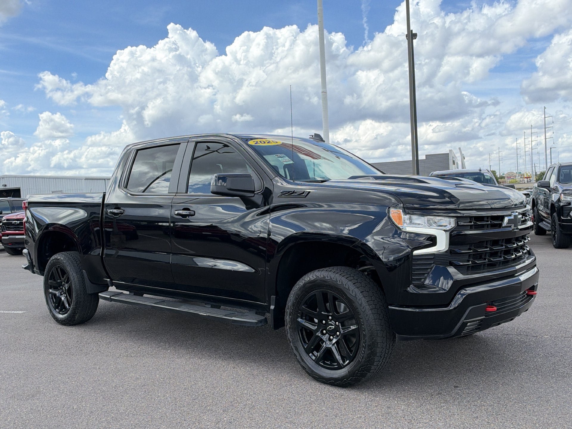 Used 2025 Chevrolet Silverado 1500 LT Trail Boss w/ Convenience Package II AWD/4WD image 7