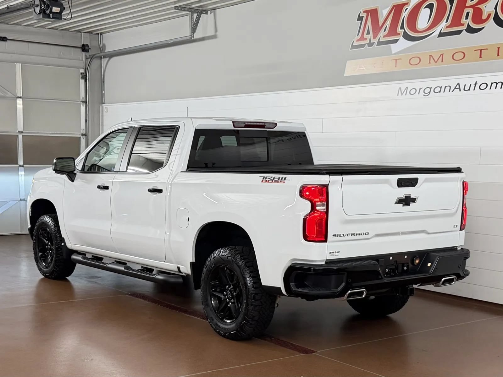 Used 2023 Chevrolet Silverado 1500 LT Trail Boss w/ LT Trail Boss Premium Package AWD/4WD image 6
