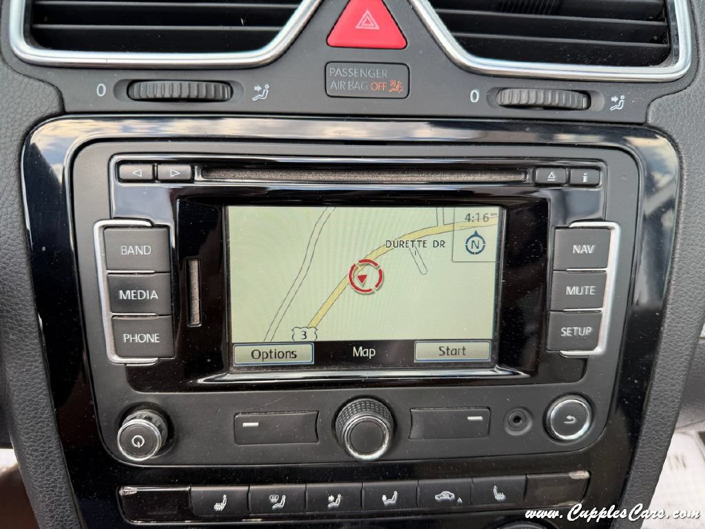 Used 2015 Volkswagen Eos Final Edition FWD image 32