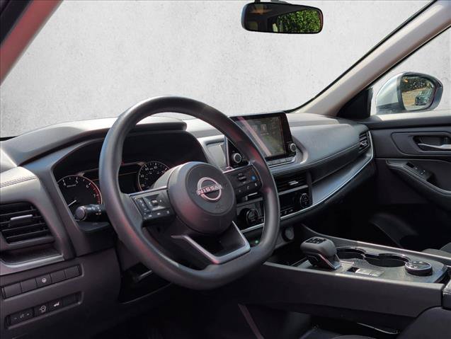 Used 2024 Nissan Rogue SV AWD/4WD image 9