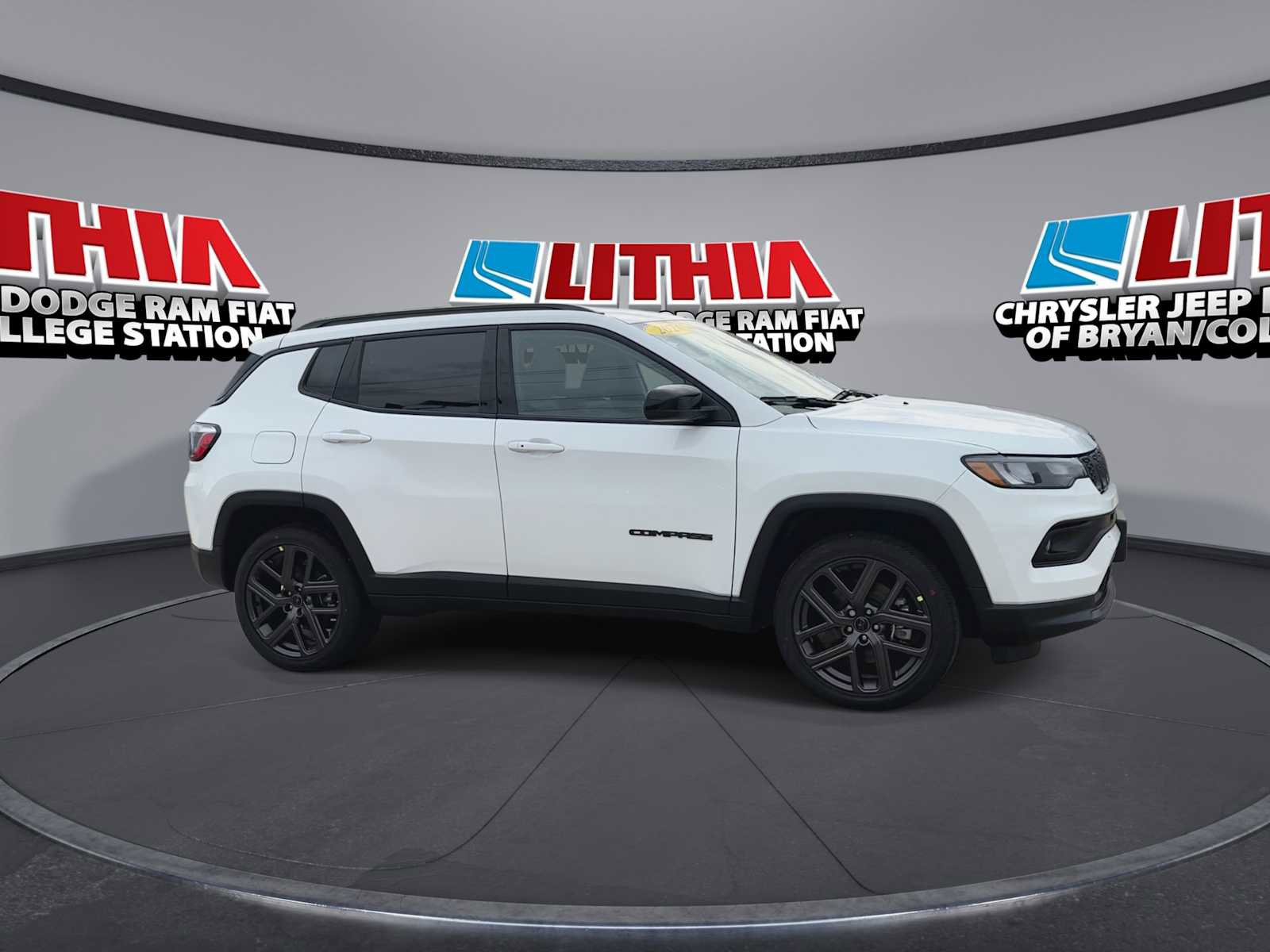 New 2026 Jeep Compass Latitude image 9