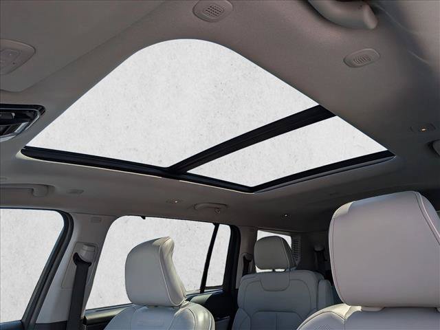 Used 2021 Jeep Grand Cherokee L Overland w/ Luxury Tech Group IV AWD/4WD image 15