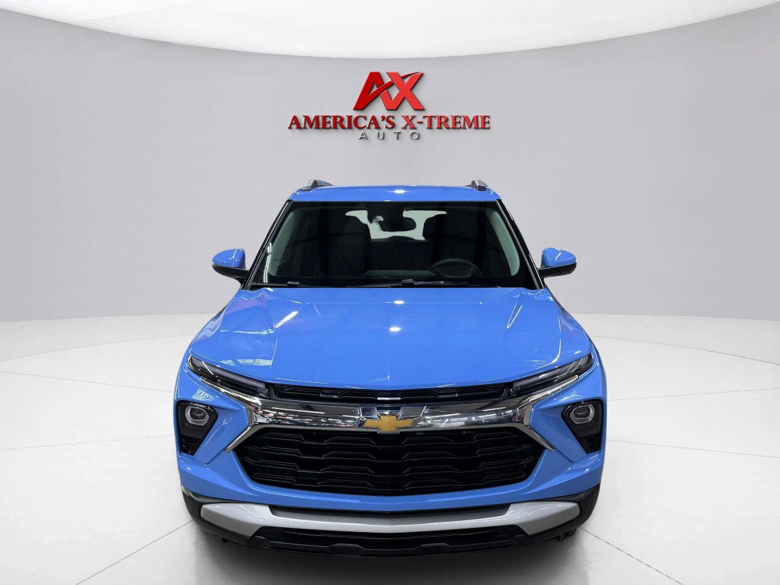 Used 2024 Chevrolet TrailBlazer LT w/ Driver Confidence Package FWD image 4