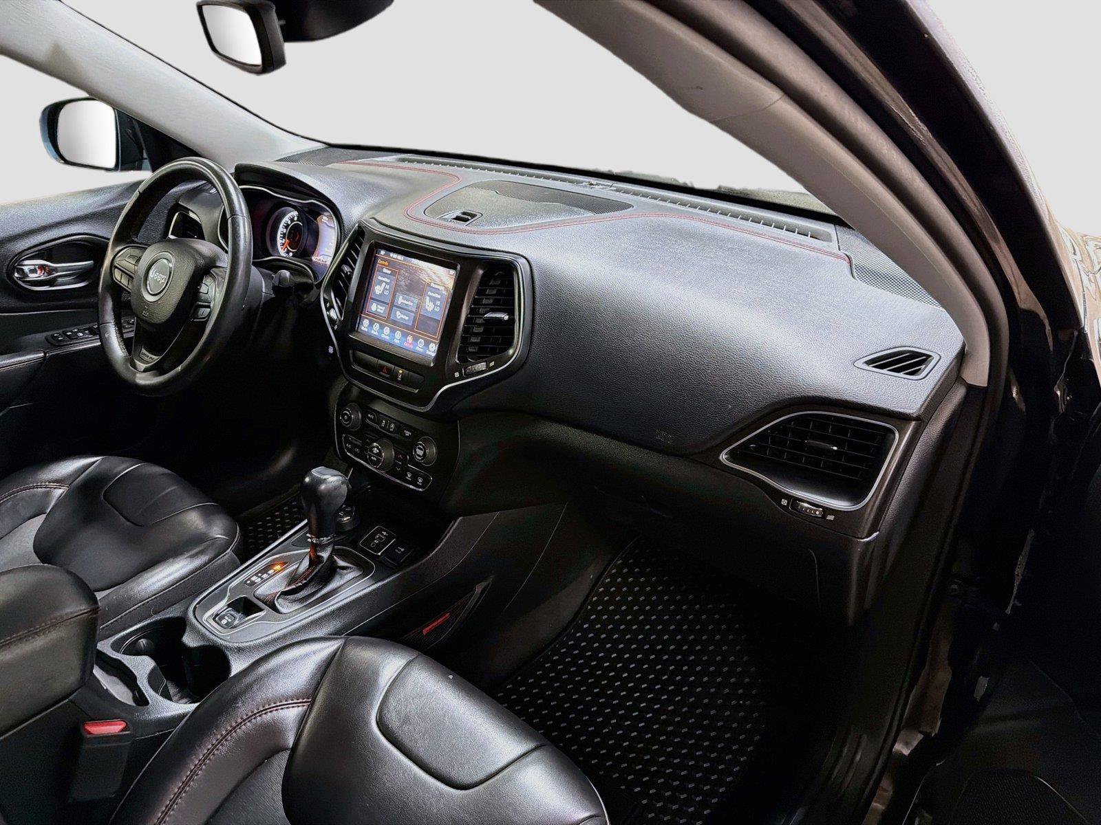 Used 2022 Jeep Cherokee Trailhawk AWD/4WD image 26