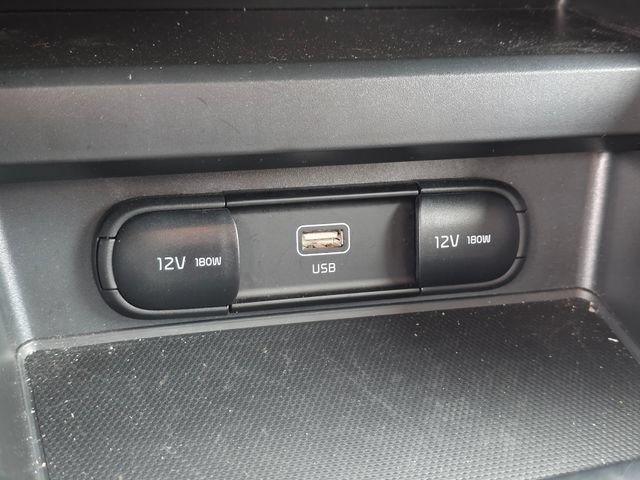 Certified 2025 Kia Soul LX w/ LX Technology Package FWD image 22