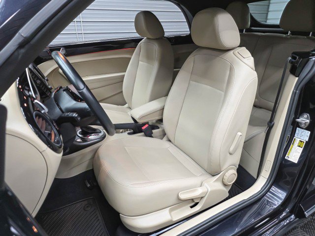 Used 2018 Volkswagen Beetle 2.0T S w/ Style & Comfort Package FWD image 14