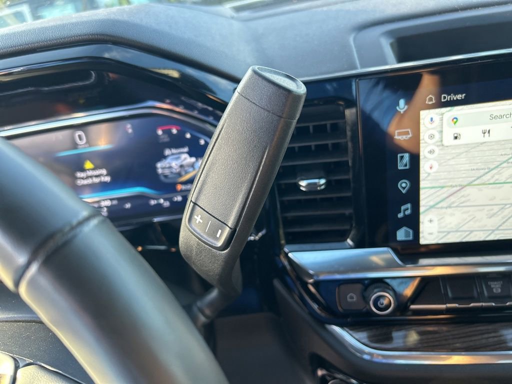 Used 2025 Chevrolet Silverado 2500 LT w/ Convenience Package image 14