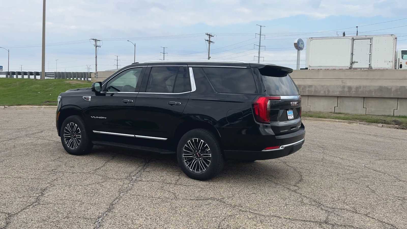 New 2026 GMC Yukon Elevation image 12